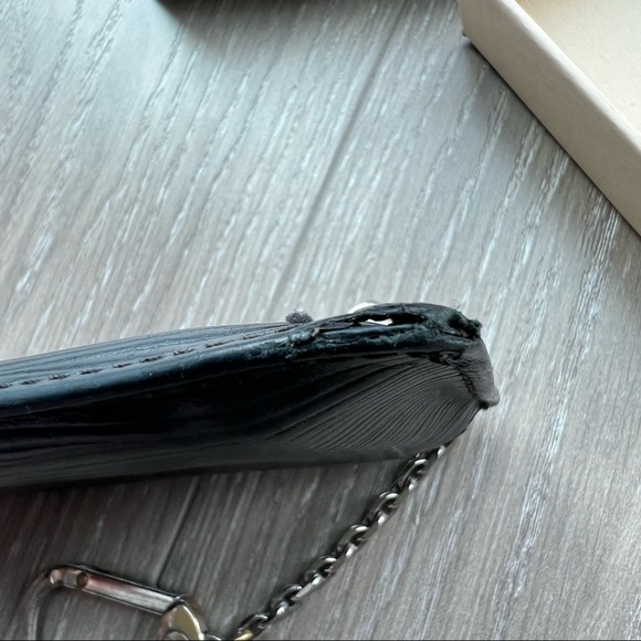 Louis Vuitton Black Epi Leather Key Pouch - Picture 9 of 15